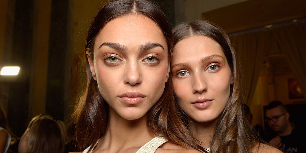 Pourquoi la «couleur furtive» est la tendance capillaire la plus flatteuse de 2020