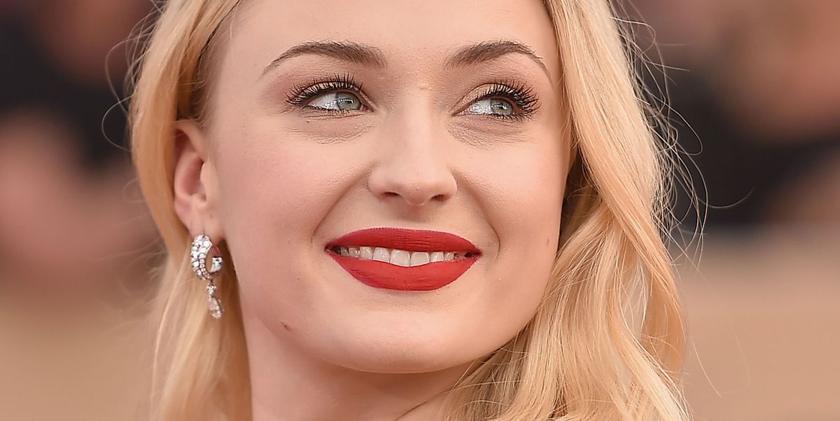 Sophie Turner sur le produit de beauté qu'elle décrit comme "la plus grande invention de toutes"