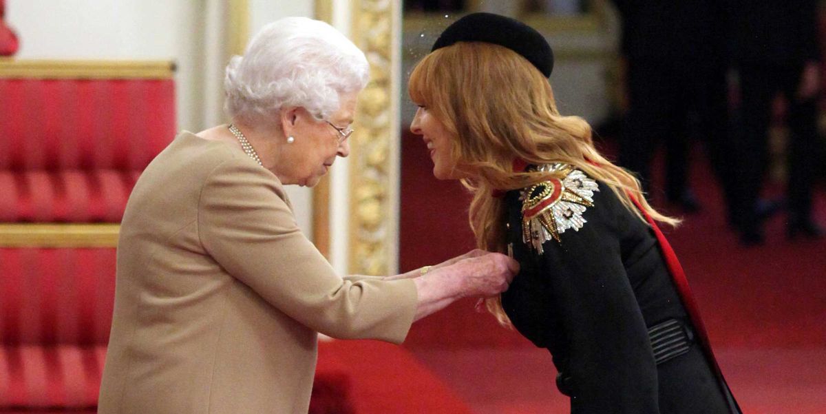 Charlotte Tilbury partage ses expériences de rencontre avec la reine : "J'adorerais la maquiller"