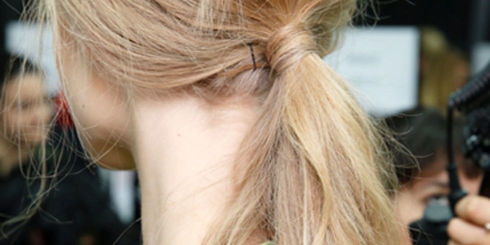Cheveux comment faire : la queue de cheval basse