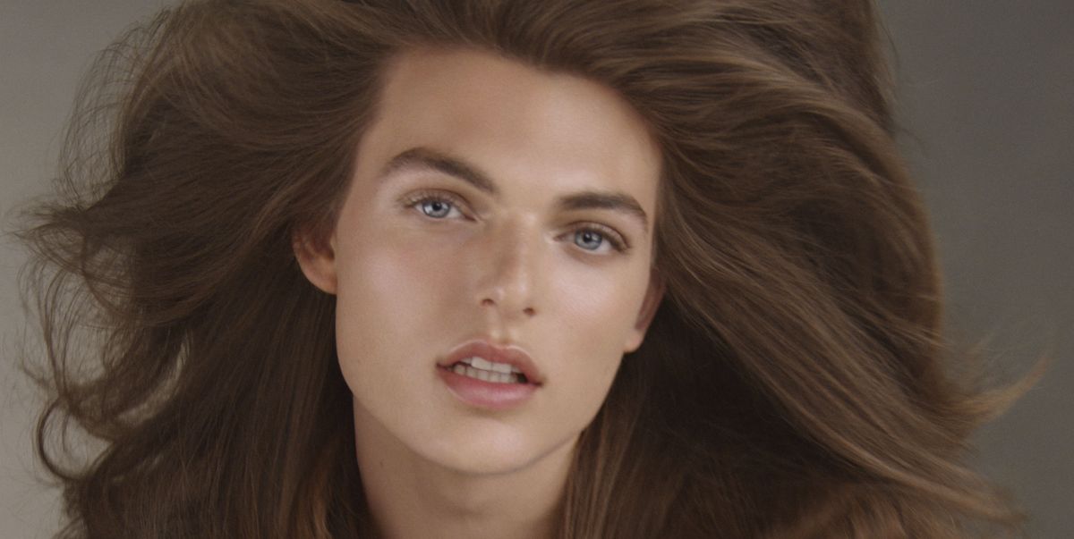 La nouvelle campagne de Pat McGrath met en vedette le fils d'Elizabeth Hurley, Damian