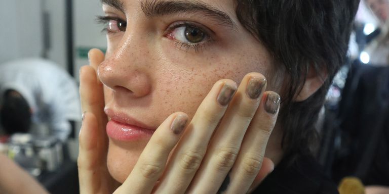 Réjouir!  Les ongles 'catastrophe complète' sont la prochaine grande tendance des ongles