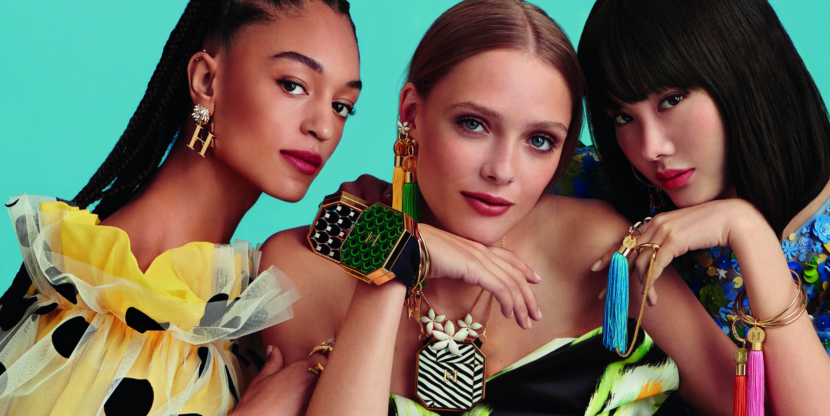 Carolina Herrera lance sa première ligne de maquillage et brouille les frontières entre beauté et joaillerie