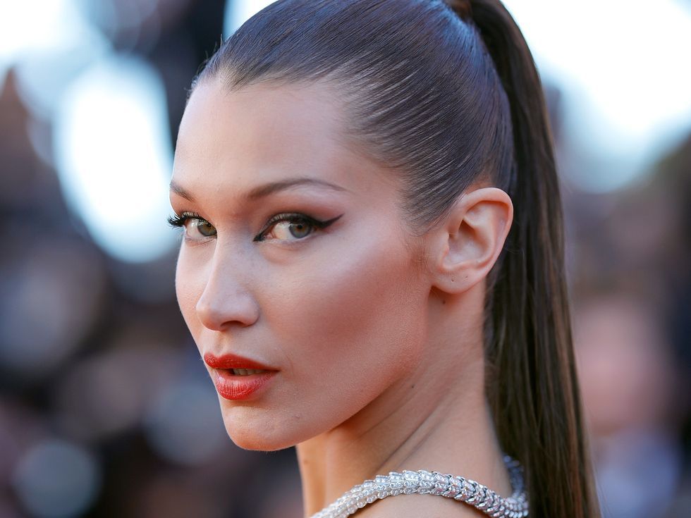 Ce que le retour du sourcil fin signifie vraiment pour nos looks beauté
