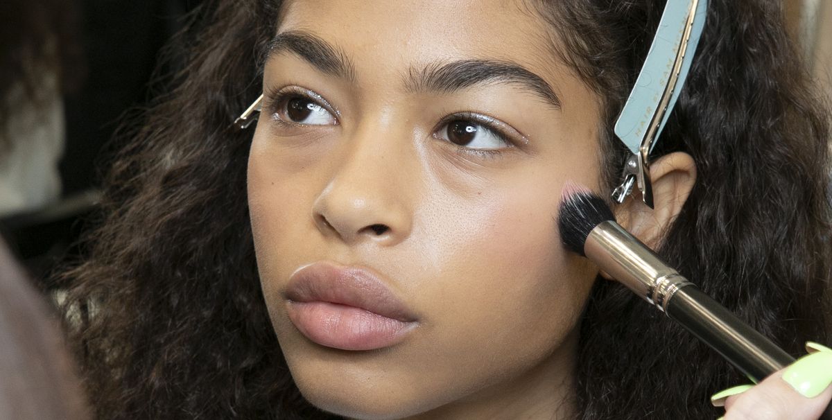 Comment bien nettoyer ses pinceaux de maquillage