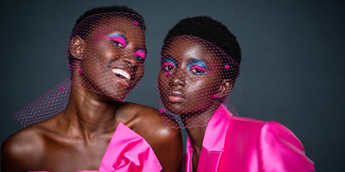 Comment le confinement a inspiré la tendance du maquillage des yeux coloré
