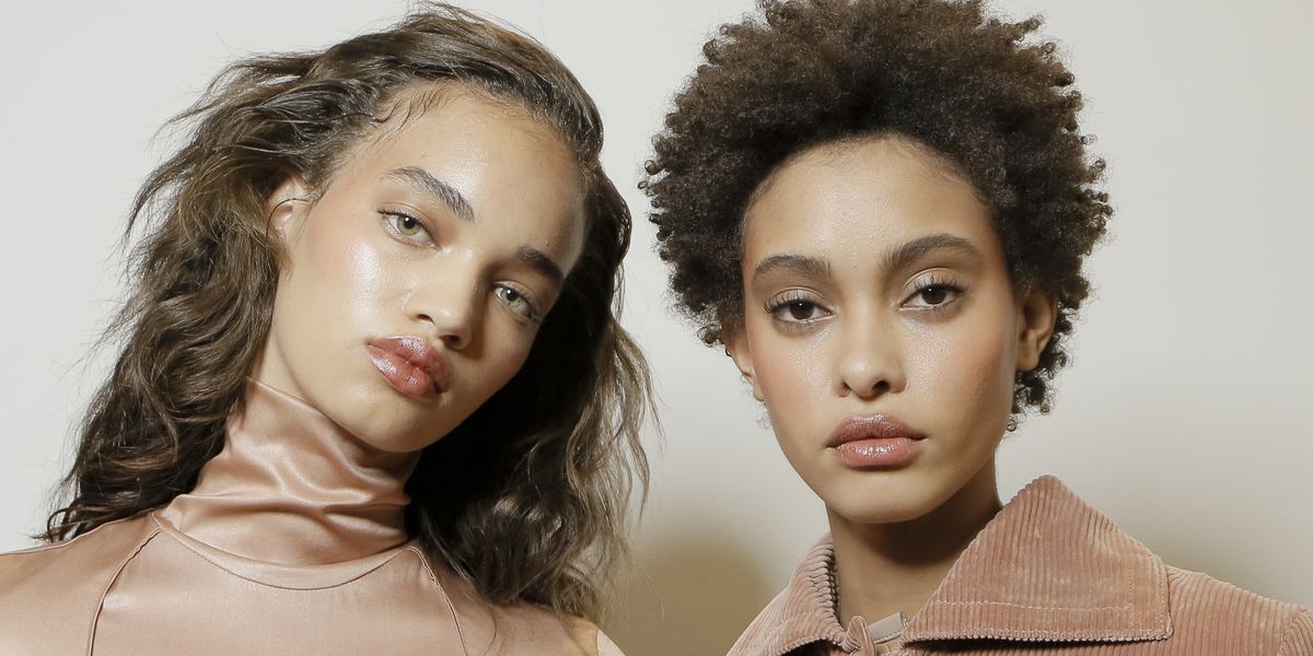 Comment maîtriser la magie du maquillage minimaliste ce Noël