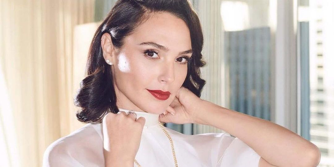 Comment recréer le look beauté des Golden Globes de Gal Gadot