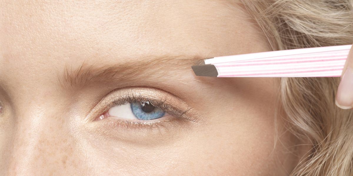 Les rendez-vous virtuels pour les sourcils sont là pour vous apprendre à façonner vos sourcils à la maison