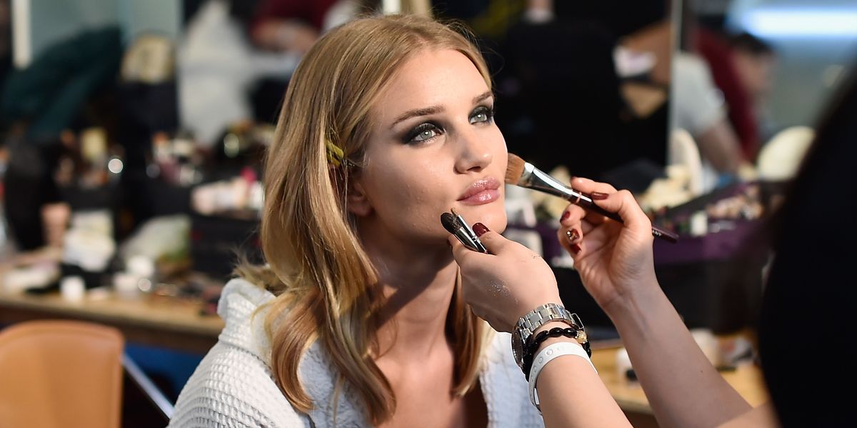 Votre maquillage est périmé ?  Voici comment dire