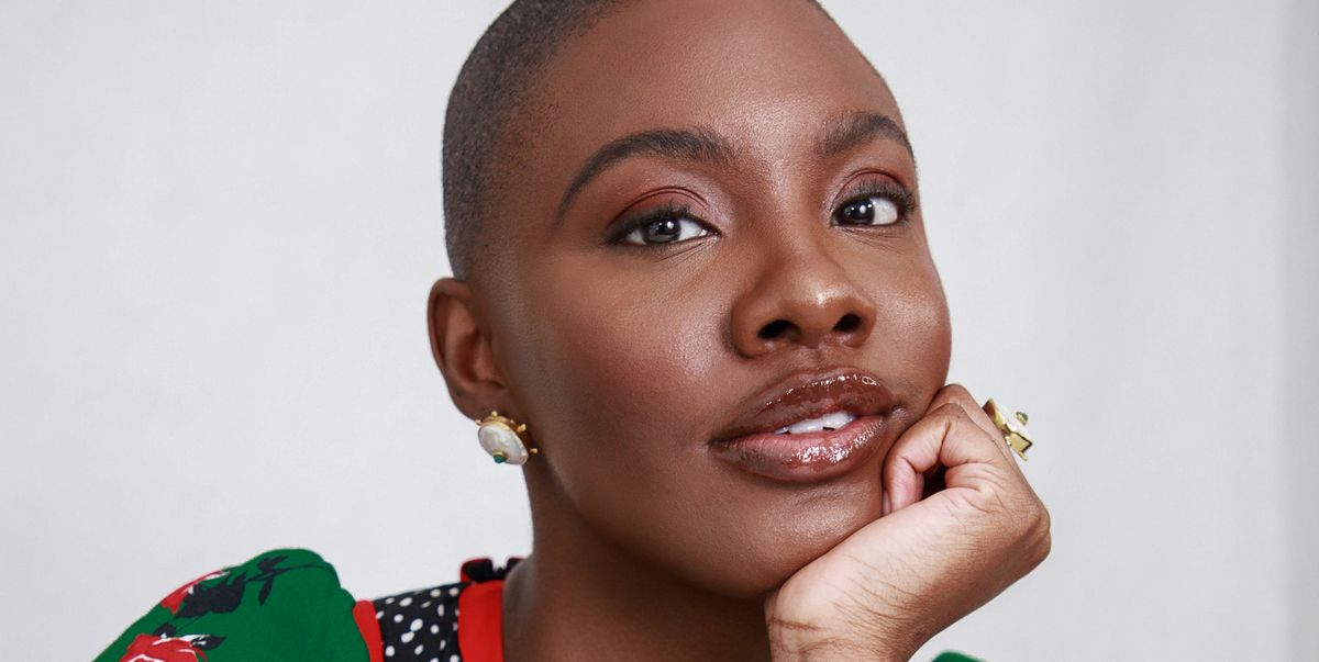 Yomi Adegoke : "Le maquillage est souvent utilisé dans la communauté noire comme un moyen d'obscurcir"