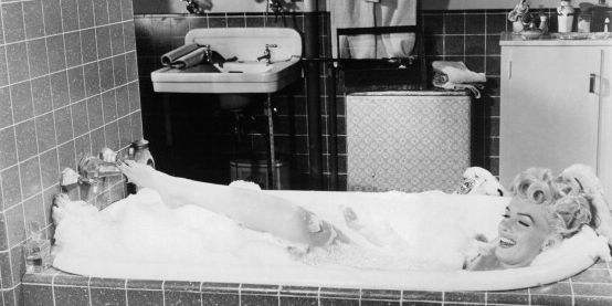 Une ode au bain : pourquoi prendre un bain est le passe-temps idéal en ce moment