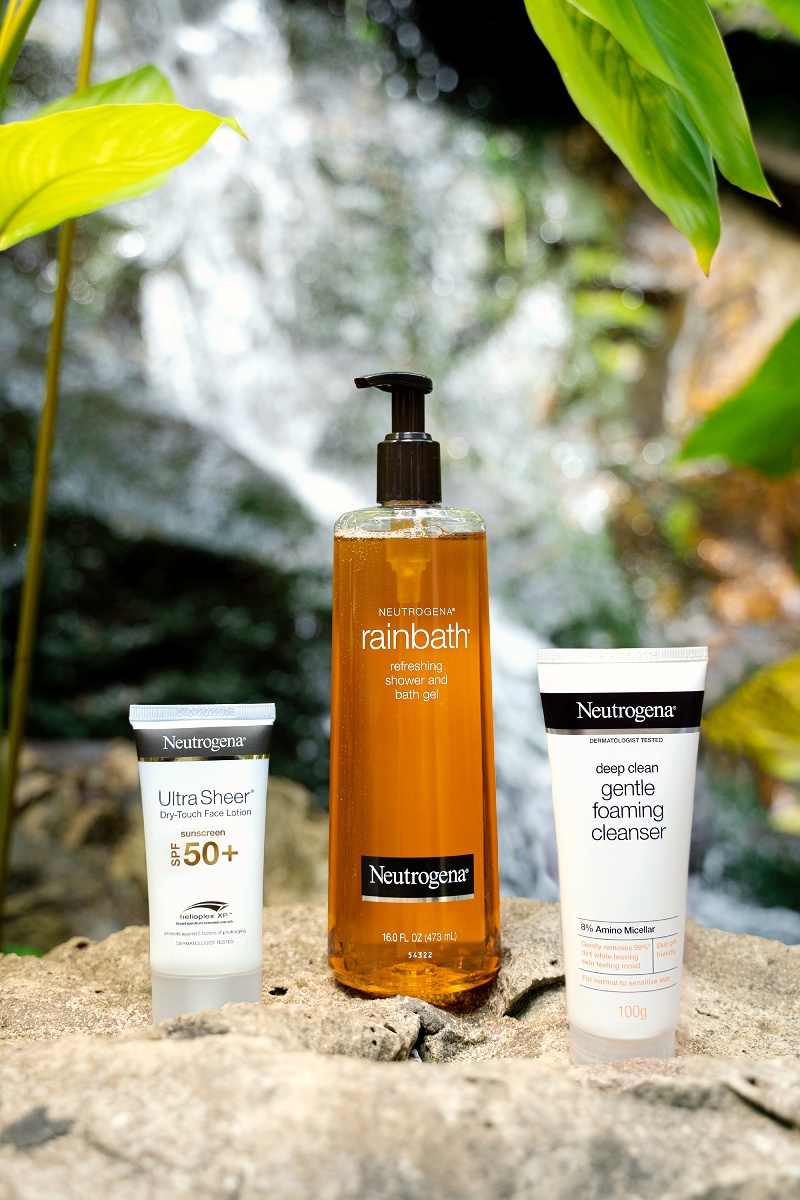 Lotion pour le visage Neutrogena Ultra Sheer Dry Touch, gel douche Rainbath et nettoyant moussant doux Produits de soin du visage et du corps Neutrogena Singapore Holiday 2022