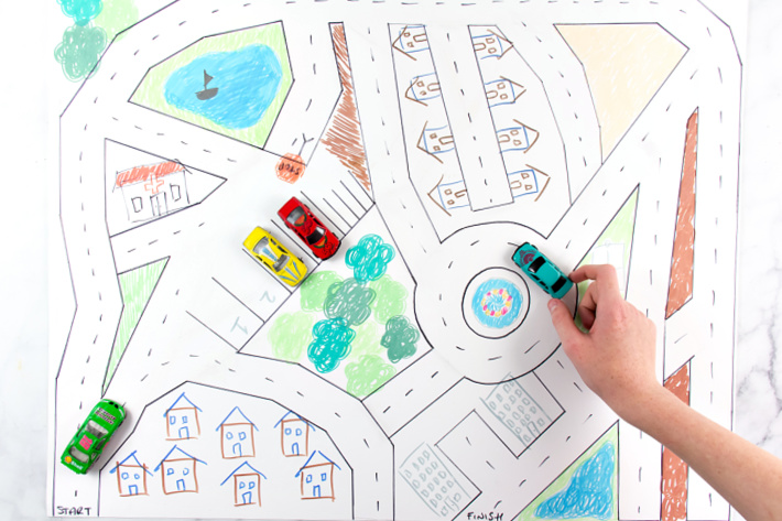 panneau d'affichage labyrinthe de voitures pour les enfants