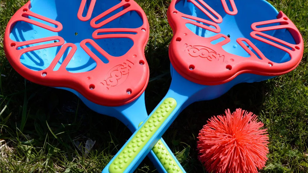 Flix Stix donne une tournure cool et Koosh au jeu Catch