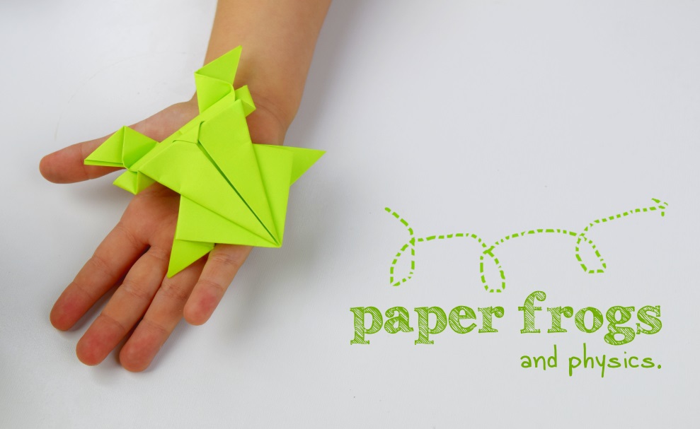 Grenouilles en papier origami qui enseignent aux enfants l'énergie cinétique.