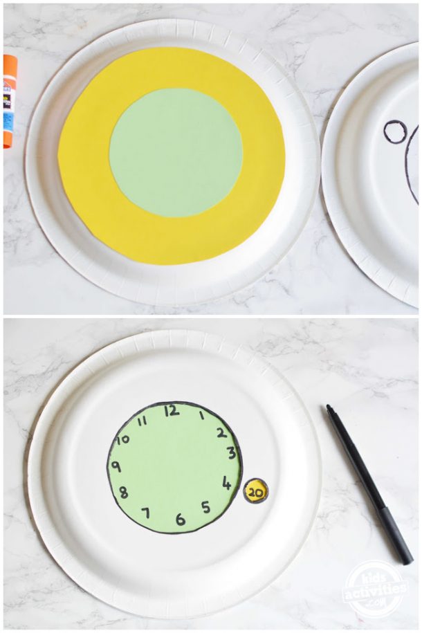 Étape 2 - collez le papier cartonné et utilisez des marqueurs pour écrire les chiffres et les minutes de l'horloge