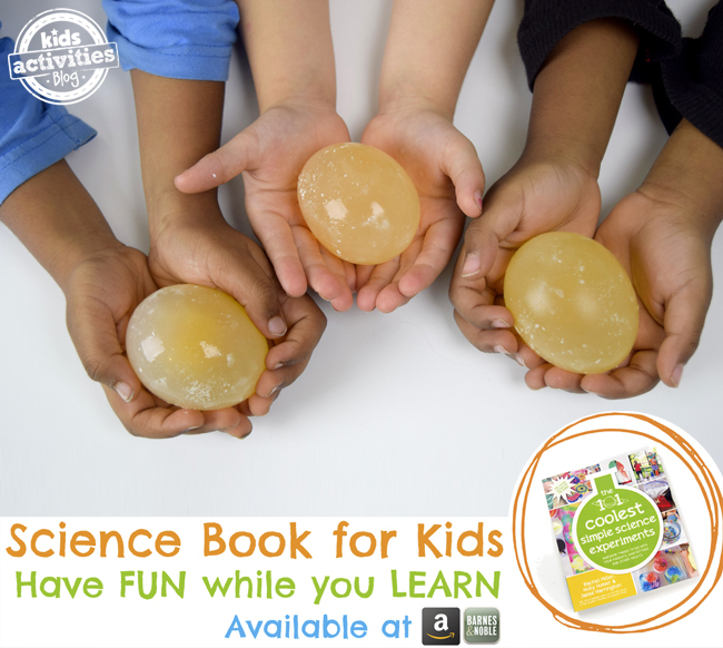 Expérience sur les œufs dans le vinaigre - Livre 101 Coolest Science Experiments