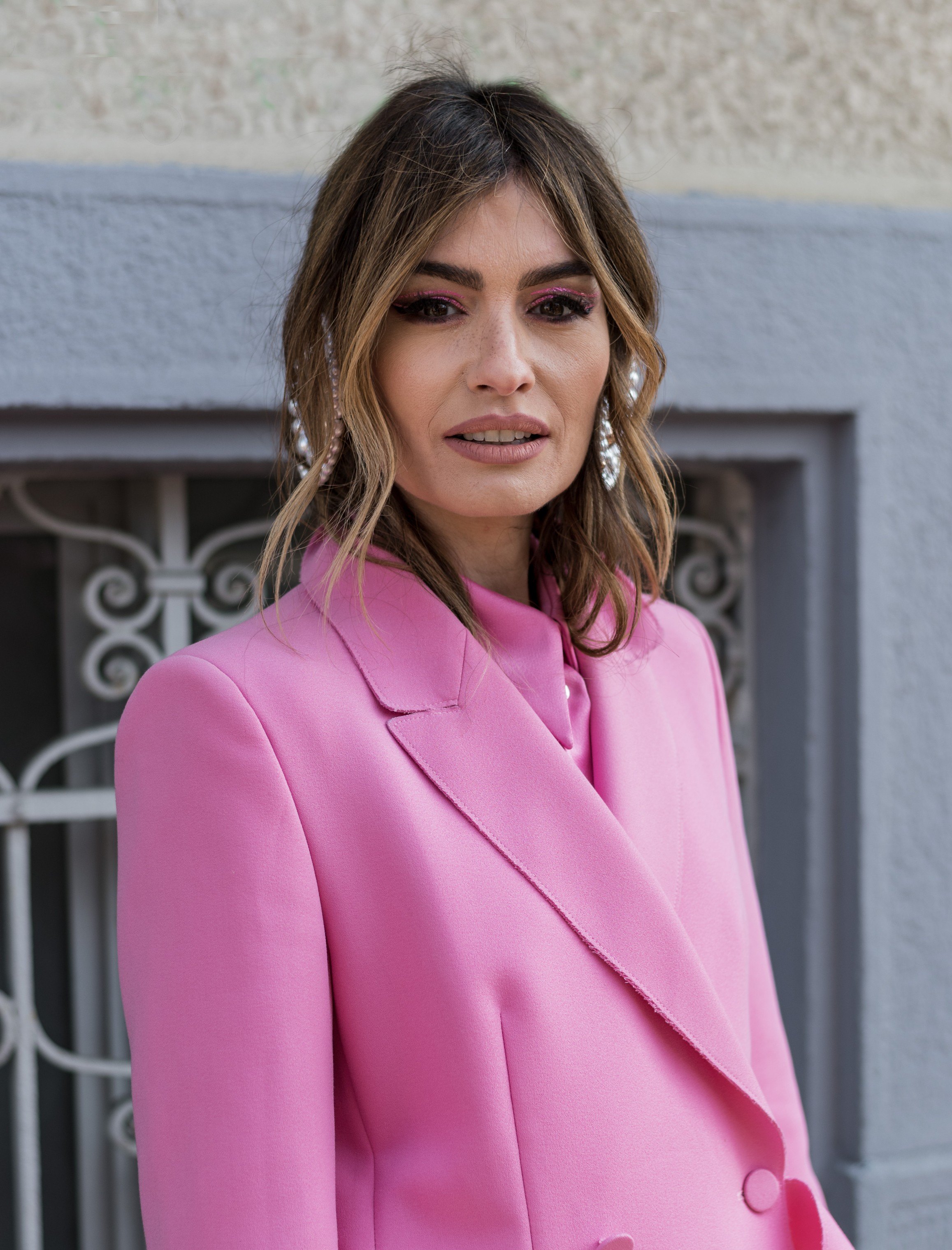 Femme avec ombré blond doré