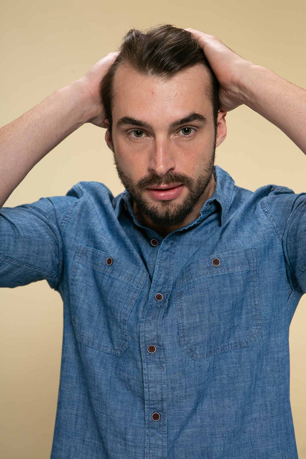 Homme avec perte de cheveux
