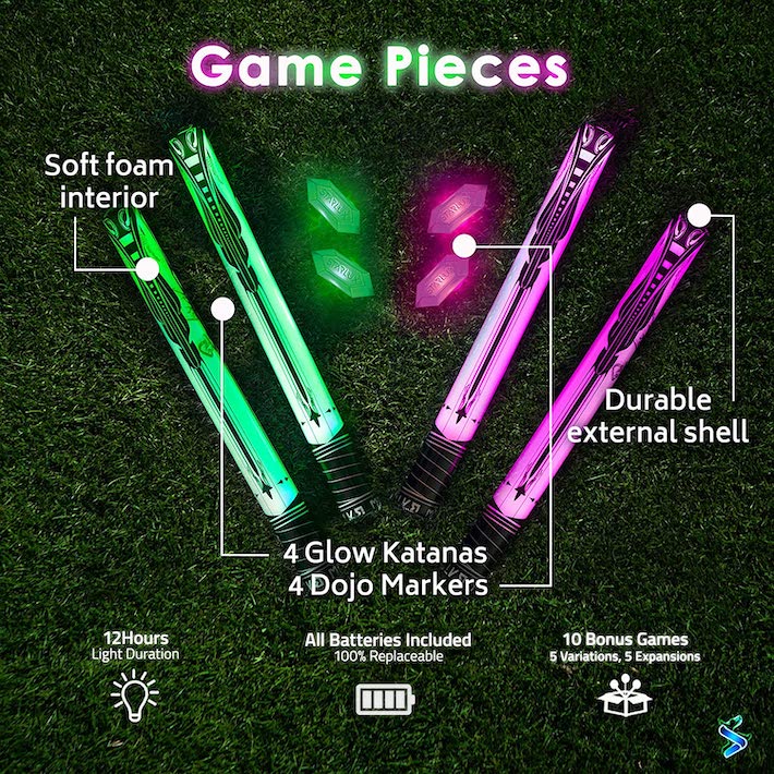 Pièces de jeu contre une pelouse verte - katanas lumineux verts et roses (4 au total) et 4 marqueurs de dojo lumineux (4 au total rose et vert) Texte : toutes les piles incluses, 10 jeux bonus, 12 heures
