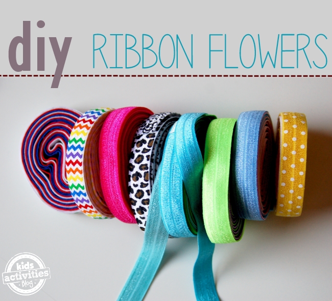 Comment faire des fleurs en ruban - un moyen facile de faire des fleurs en ruban de bricolage illustré est 8 types de ruban différents, des pois aux rayures arc-en-ciel