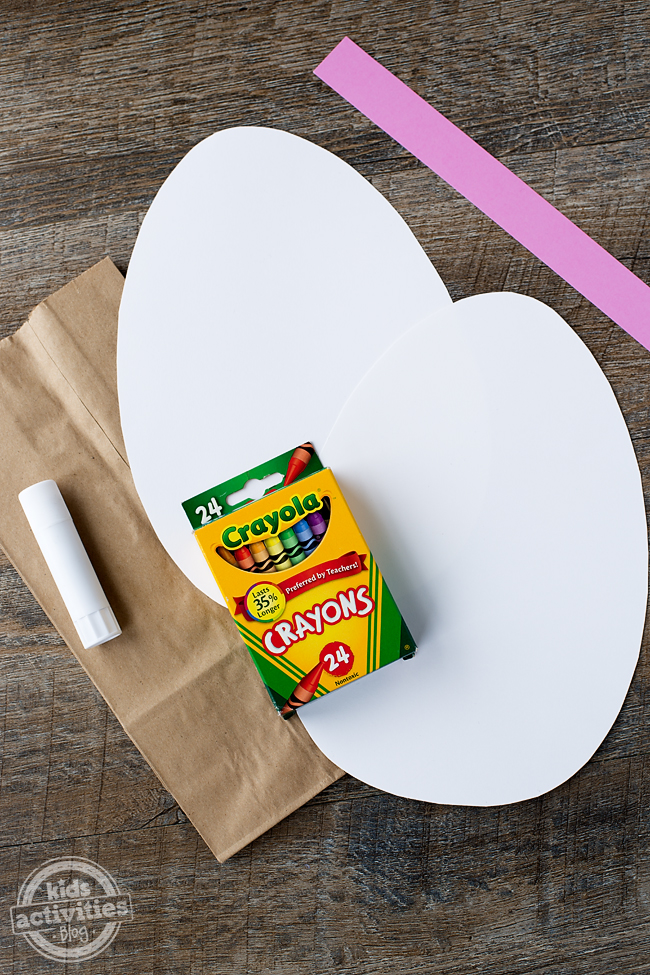 Fournitures d'artisanat de sacs d'oeufs de Pâques nécessaires - sac à lunch brun, colle, crayons, papier de construction
