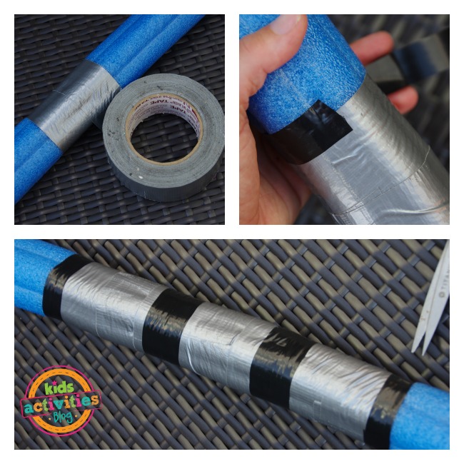 Étapes 1 à 3 Fabriquez un sabre laser Jedi bleu à l'aide de ruban adhésif et de ruban électrique. Ajoutez du ruban adhésif au milieu pour en faire un sabre laser double face.