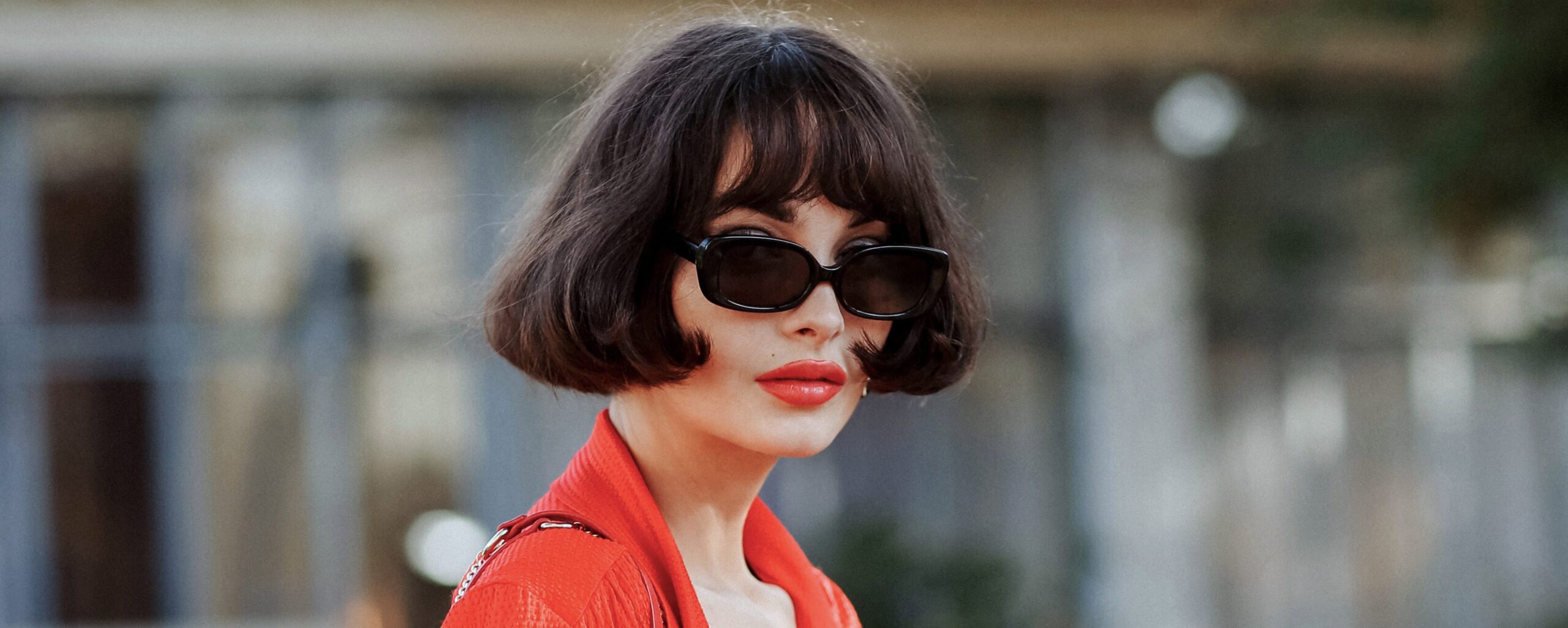 'Blowout' pour une coupe 'bob' : comment porter la tendance 90's en 2023