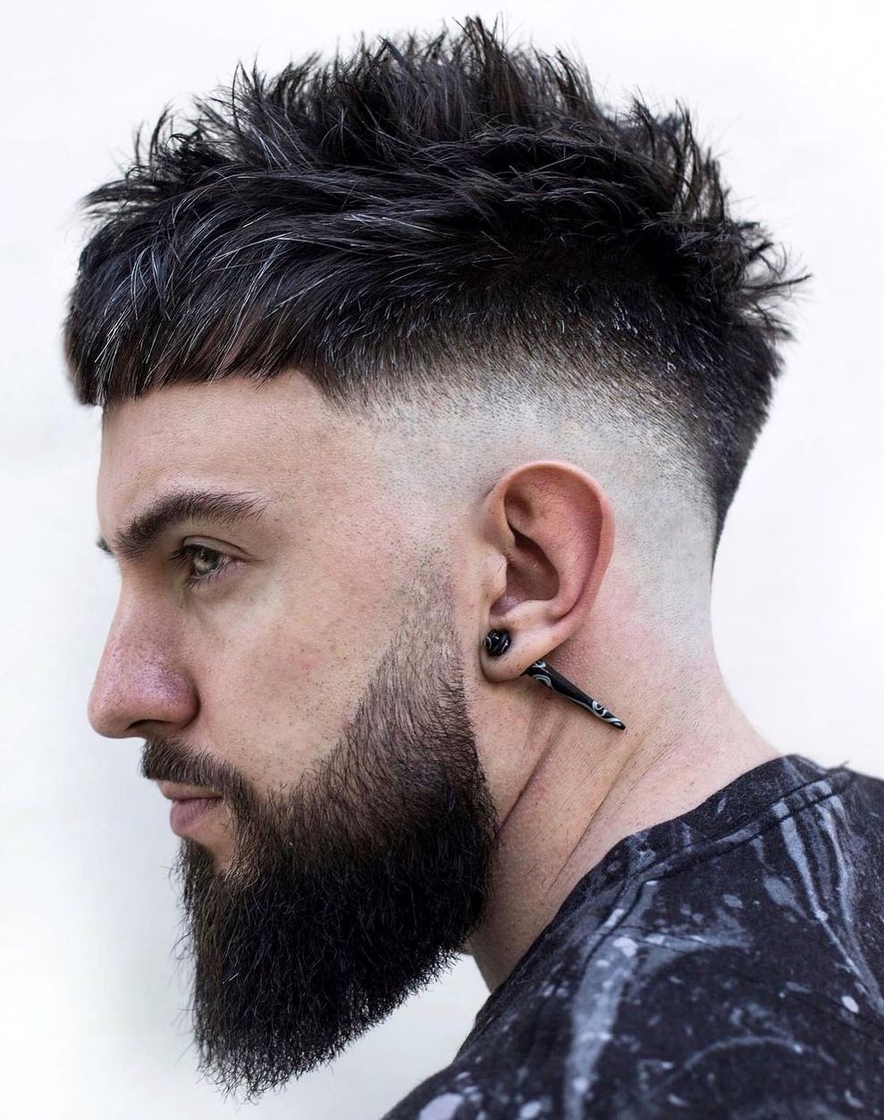 Mohawk décoloré avec barbe