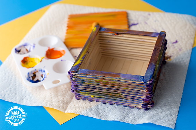 Étape 5 - Boîte artisanale classique de bâtonnets de glace - boîte de bâtonnets peints - blog d'activités pour enfants