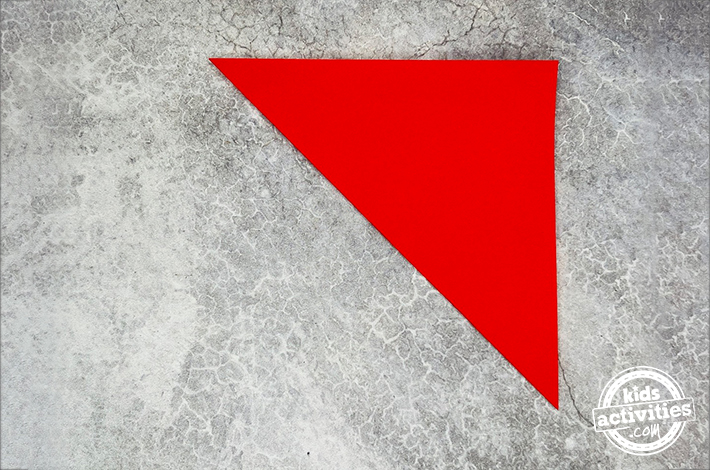 Bas en origami - étape 1 - Kids Activities Blog
