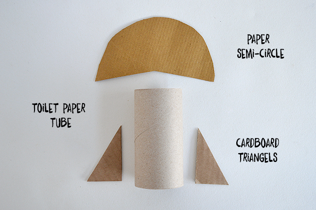 Étape 1 - Fusée artisanale en papier toilette - Rouleau de papier toilette et découpez des cercles et des triangles en carton