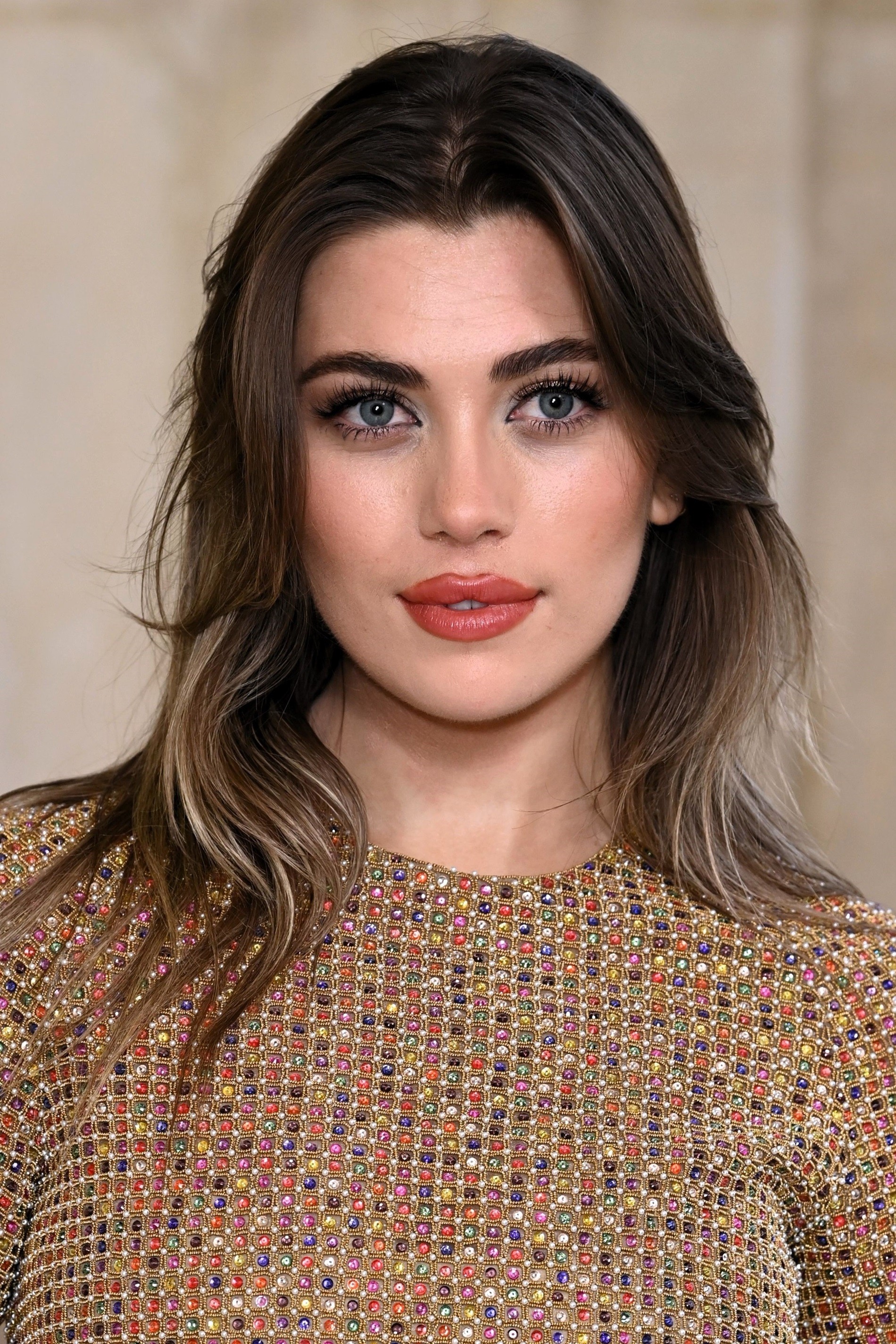Femme avec un balayage de bébé au défilé Dior Haute Couture FW 2024