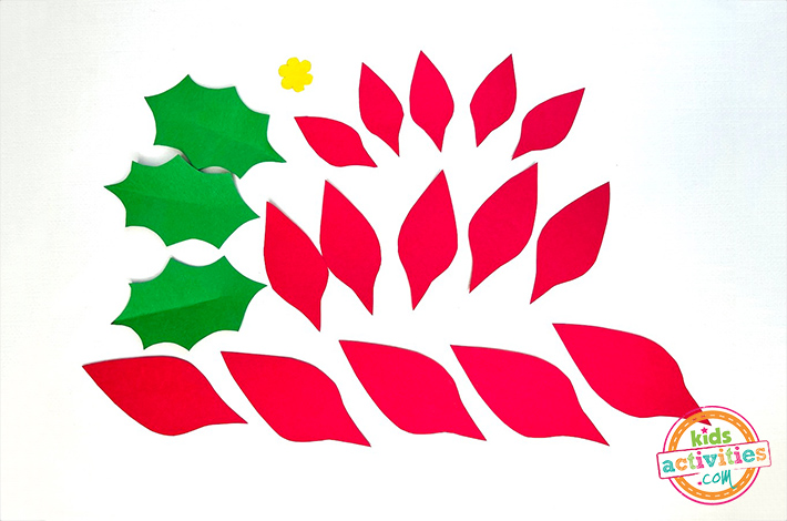 Fabriquer un bricolage de Noël - artisanat de poinsettia - Blog d'activités pour enfants - étape 2