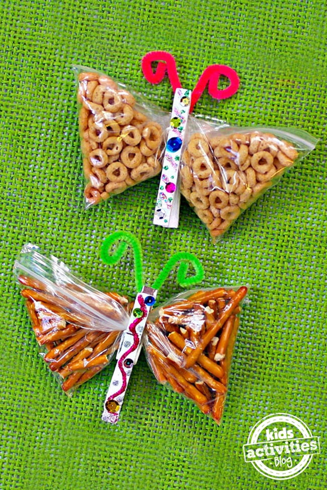 Étape 5 – Comment fabriquer des sacs à collation papillon – créer une forme de papillon à partir du sac à collation