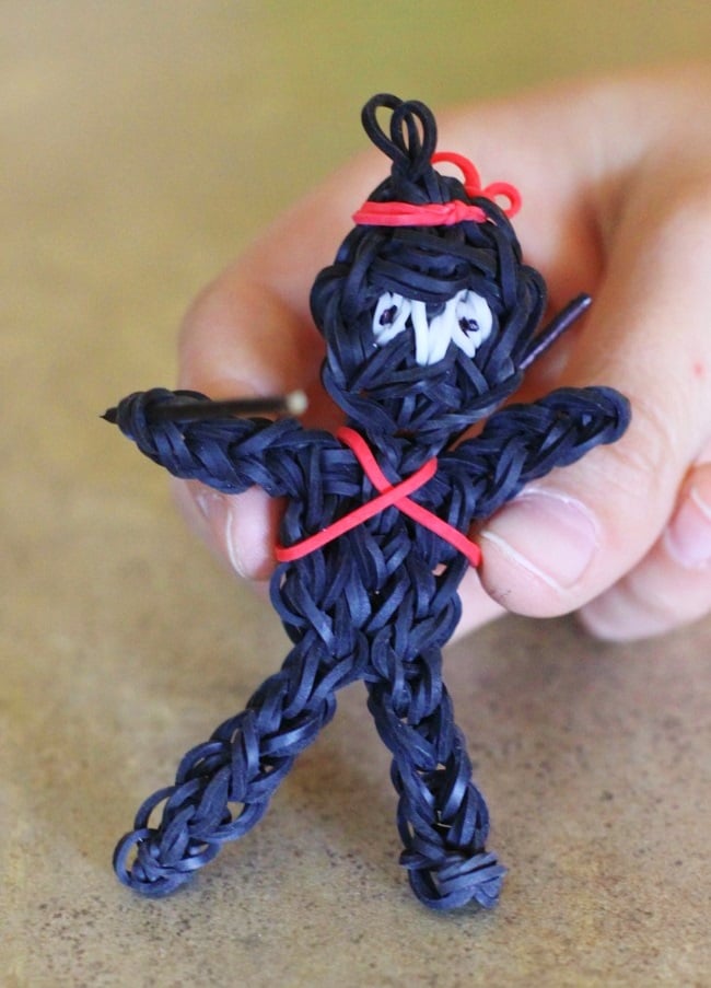 Charme de métier à tisser arc-en-ciel homme ninja à fabriquer pour les enfants