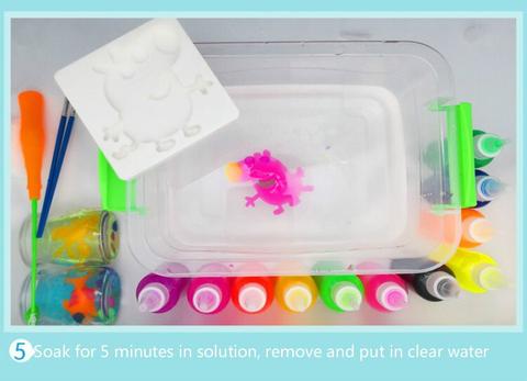 Étape 4 - Comment fabriquer des jouets aquatiques en gelée - tremper dans l'eau