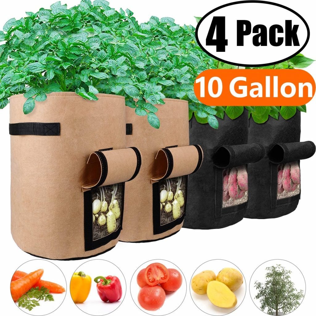 Paquet de 4 sacs de culture de pommes de terre de 10 gallons marron et noirs avec des plantes dessus avec des carottes, des poivrons, des tomates, des pommes de terre et des arbres. - blog d'activités pour enfants