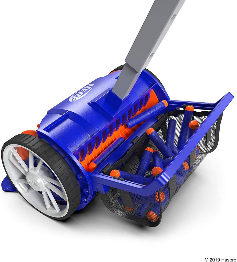 Le nerf bleu et orange aspire comme un panier à l'arrière où il contient toutes les fléchettes nerf.