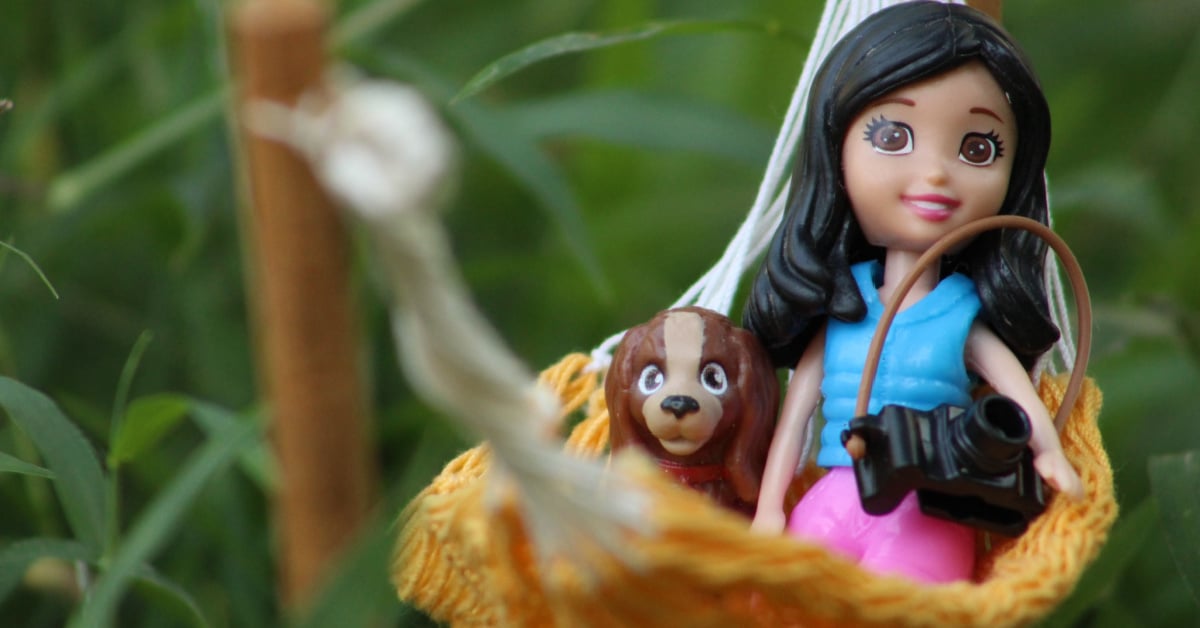 La chose la plus étonnante se produit lorsque vous démaquillez les poupées Bratz ! [Video]
