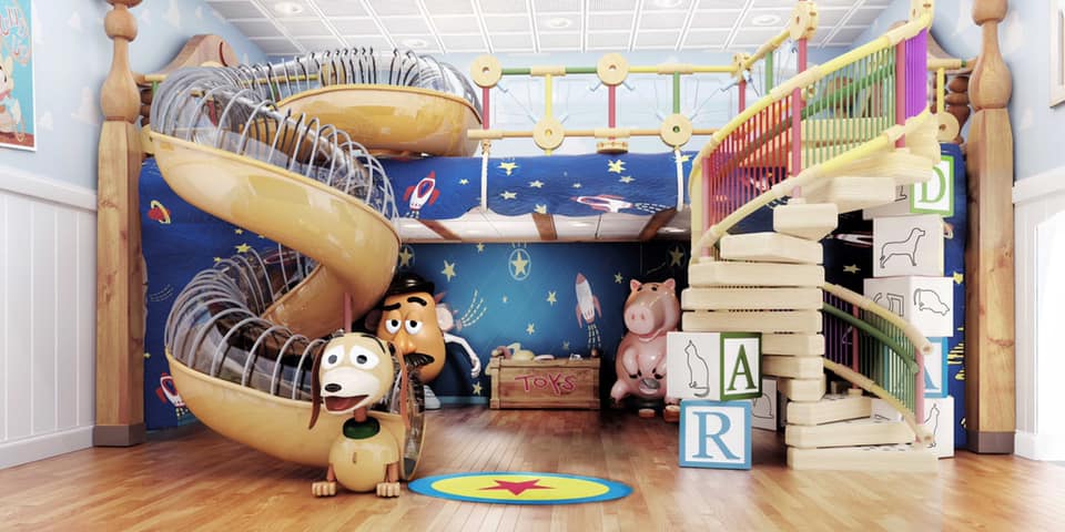 Chambres pour enfants - Chambre à thème Toy Story pour enfants construite avec des jouets Tinker et un toboggan moulant