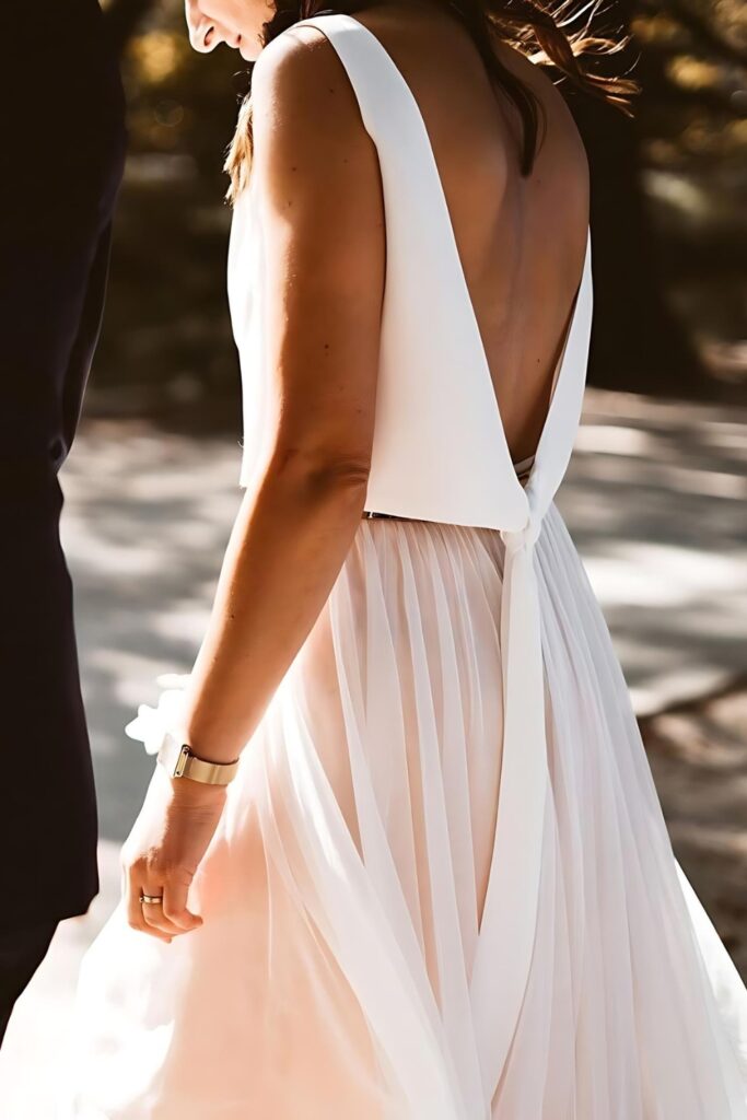 ensemble de mariage haut dos nu et jupe