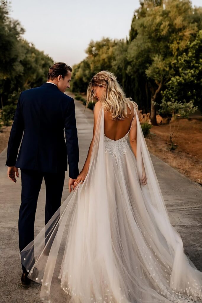 robe de mariée trapèze romantique, avec un dos ouvert