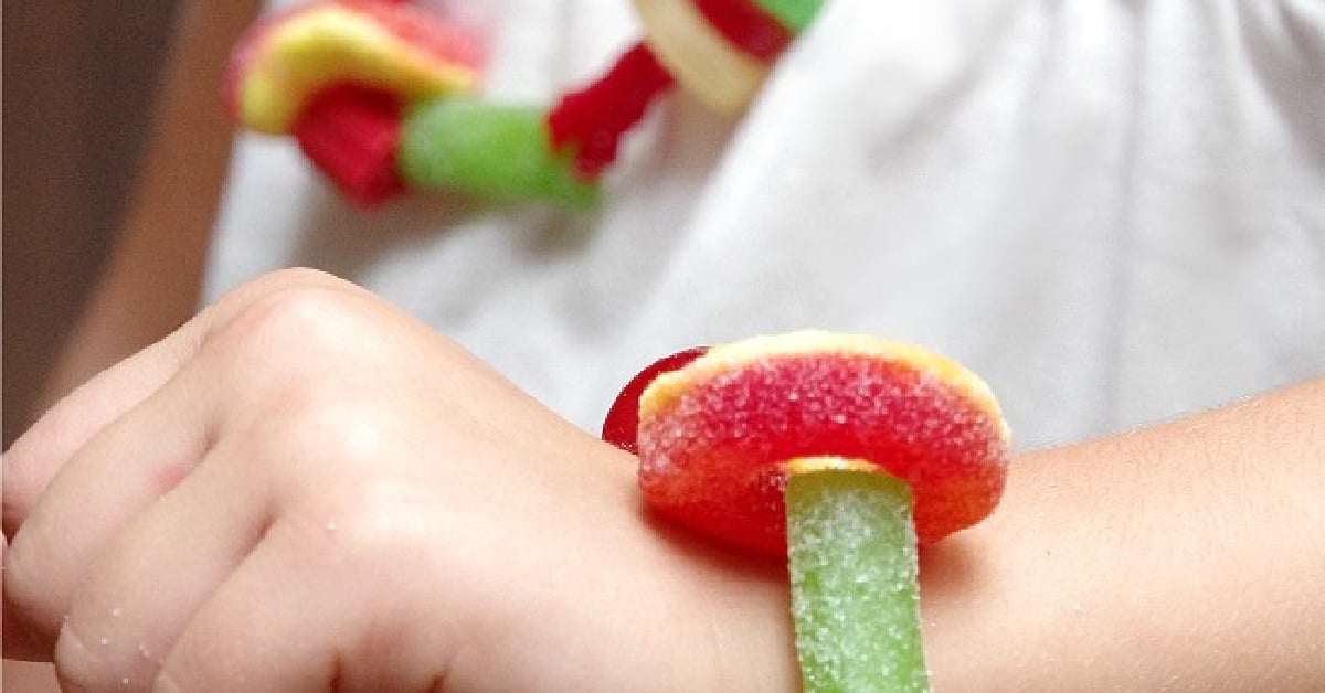 Colliers et bracelets en bonbons super mignons que vous pouvez fabriquer vous-même