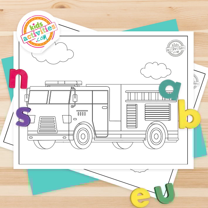pages à colorier imprimables de camion de pompiers fichier PDF imprimé sur un fond en bois avec des accessoires colorés blog d'activités pour enfants