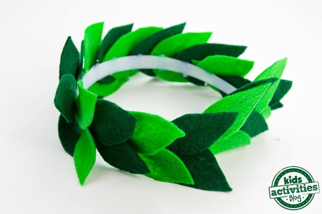 Couronne de feuilles de laurier à faire soi-même - Étape 3 - Répétez de l'autre côté. - Blog d'activités pour enfants