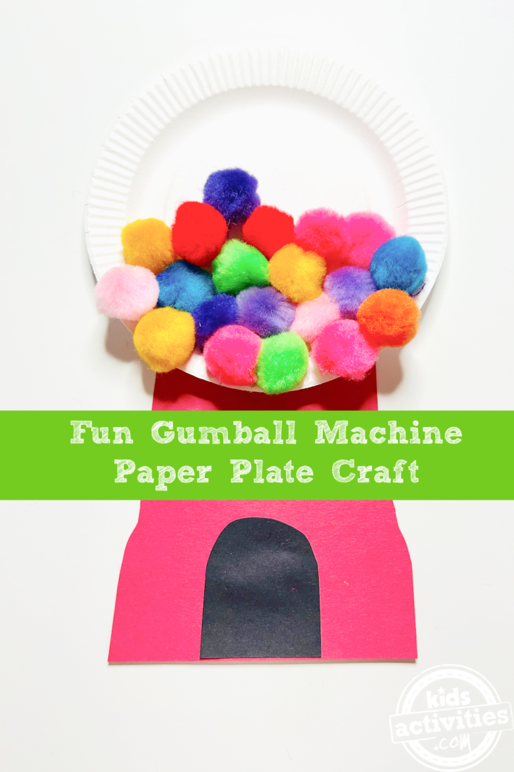 Bricolage avec une machine à boules de gomme en assiette en papier