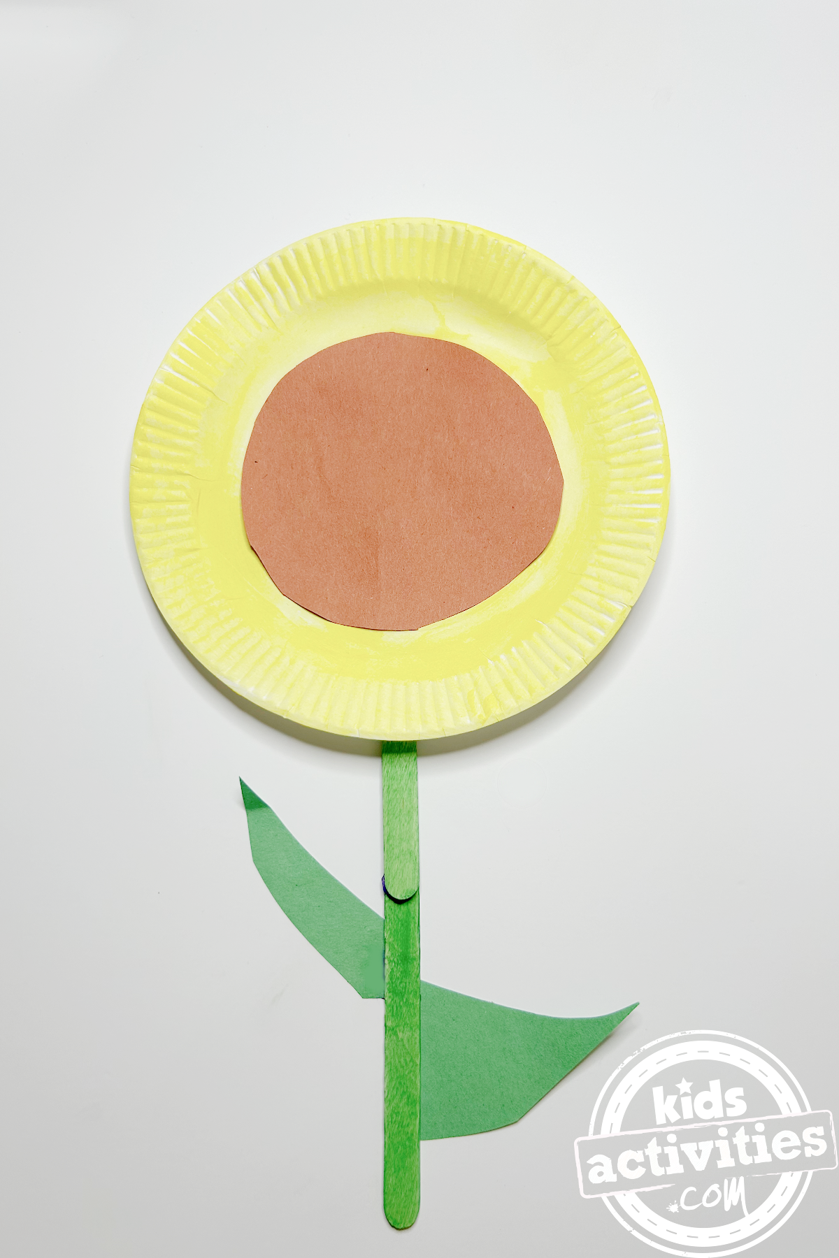 Bricolage terminé - Bricolage avec assiette en papier tournesol - Tournesol terminé - Blog d'activités pour enfants