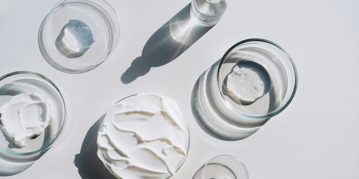 Qu'est-ce que l'alpha arbutine? Voici ce que les dermatologues veulent que vous sachiez.